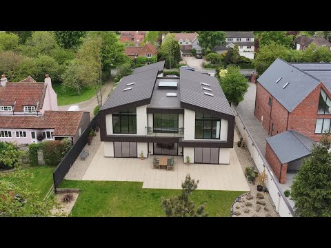 SUNFLEX UK | Projects | Stunning self-build home with golf course views