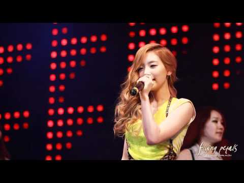 [Fancam] 120518 Taeyeon - Library @ Sungkyunkwan University Festival