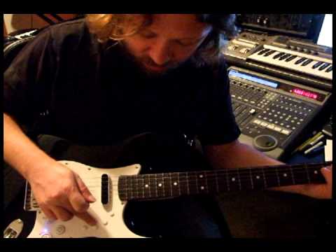 Squier Rock Band 3 MIDI Stratocaster image 5