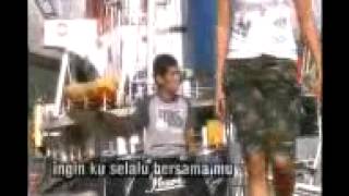 Download lagu Sonia___kebahagiaan mp3