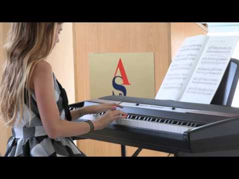 "cickom, cickom" - zongorán előadja: Rába Sára