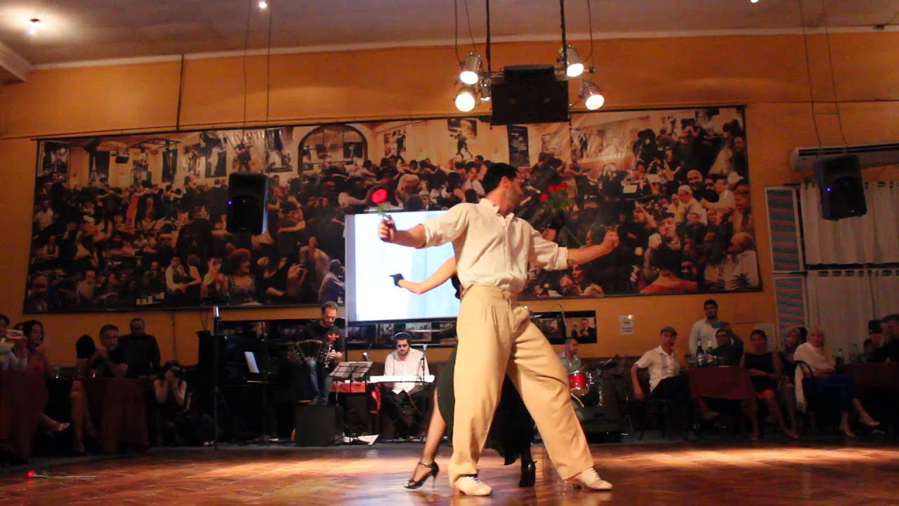 Mauro Caiazza y Carolina Giannini con TANGHETTO