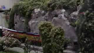 preview picture of video 'Hickory Model Train Expo Fall 2008 2'