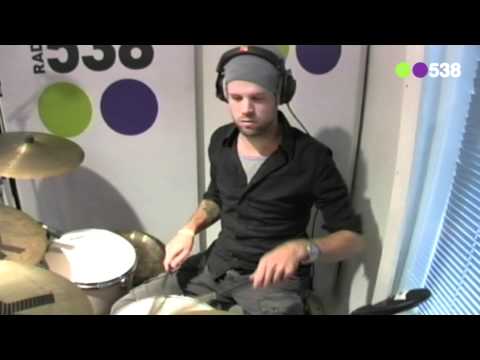 Radio 538: Sandy Dane - Down To The Battlefield (live bij Evers Staat Op)