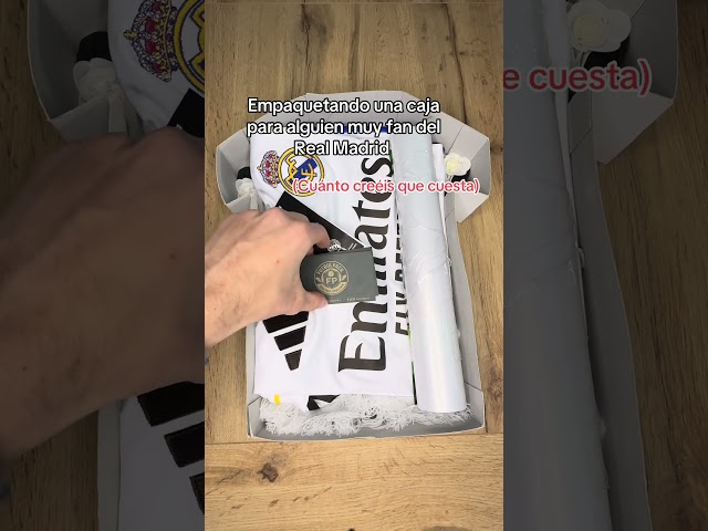 Vídeo relacionado con DEREGALOOS Cojín Personalizado Fútbol Madrid | Relleno Incluido | Medidas 35x35 cm | Regalo Original para Aficionados del Fútbol | Cosas de Futbol para Niños | Regalos Mundial Futbolistas (Cádiz)