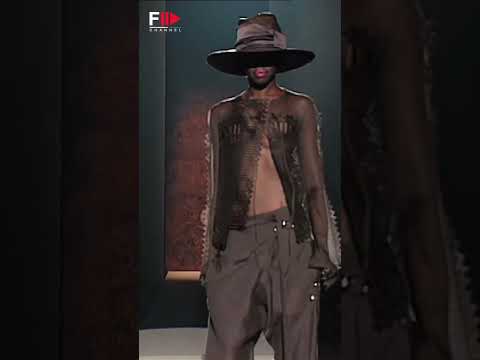 Vintage in Pills GIANFRANCO FERRÉ Spring 2004 - Fashion Channel #shorts