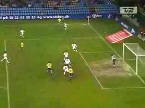 Marcus Lantz scores a goal