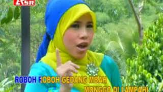 Download lagu WAFIQ AZIZAH - SHOLAWAT JAWA - ROBOH ROBOH GEDANG  (  KARAOKE  ) mp3