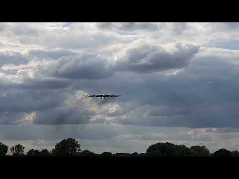 B-52s landing at Fairford