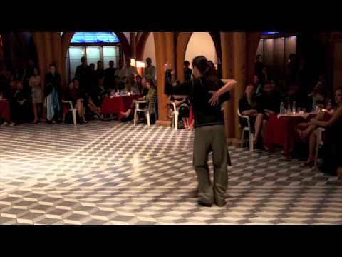  Detlef Engel  and  Melina Sedó  are  dancing  to  the  tango  "  Indiferencia  "  by  Juan D'Arienzo  in  2013