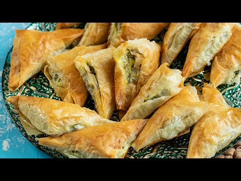 Spanakopitakia: Greek Spinach Pie Triangles The best appetizer!!