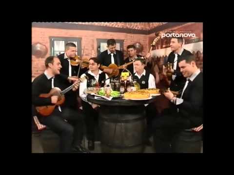 Tambura Band - Juliška (za stolom)
