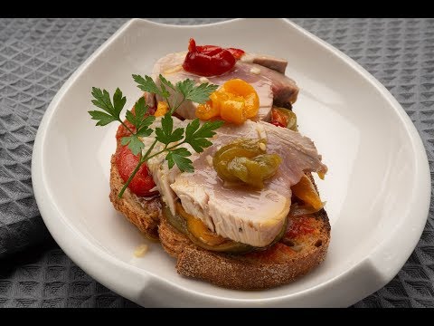 Recetas de Tosta de Bonito del Norte con Vinagreta de Pimientos del Piquillo 