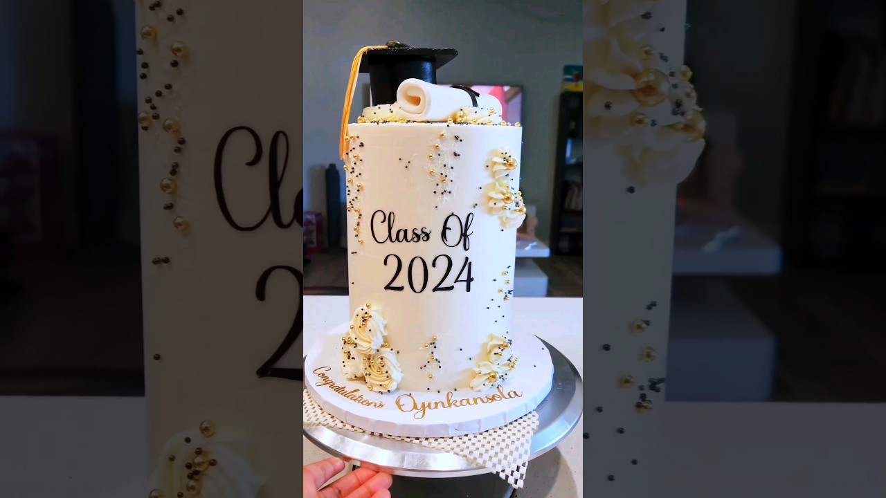 🎓 GRADUATION CAKE 🎓 #bakersdelight #buttercream #cakedecoration #graduationcake #graduation