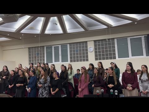 Oglinda inimii - grup de fete Atena