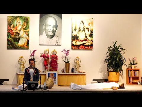 Mantrayogastunde mit Devadas - Yoga Vidya Mittelstufe - Live 9:15 Uhr 16.10.2021