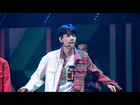 170805 SMTOWN IN HK - Hey Mama! BAEKHYUN focus