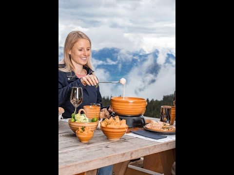 Nouvel cheese fondue / fun cooking / traditional swiss fondue