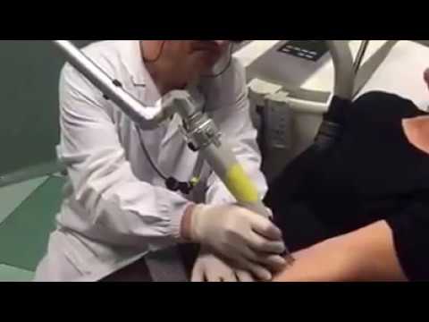 Creme e maschere per elasticità di pelle di faccia Cerchi scuri costanti sotto ragione occhi