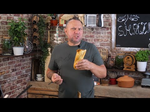 Dziś chrupiąca gorąca buła z prlu nadziewana farszem z kiełbasy, pieczarek i cebuli /Oddaszfartucha