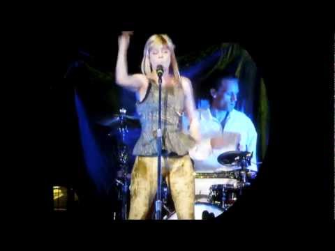 Robyn with Coldplay - Call your girlfriend