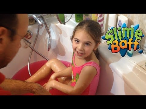 Slime bath ou bain gluant coloré rouge - YouTube