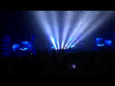 MaRLo playing "Black Is The Visions (Sandro Vanniel Mashup)" ASOT 700 @Sydney