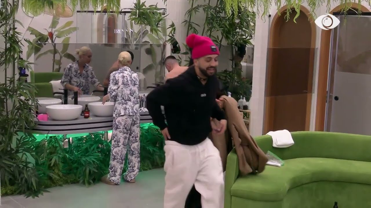 Vijon misioni/ Gjesti tenton t'i marrë kapelen Valbonës