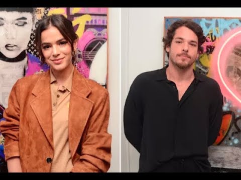 Bruna Marquezine prestigia exposição do irmão de Giovanna Ewbank