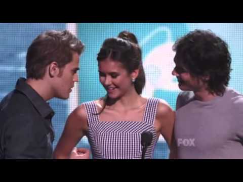 Paul Wesley and Ian Somerhalder seduce Nina Dobrev at the 2011 Teen Choice Awards