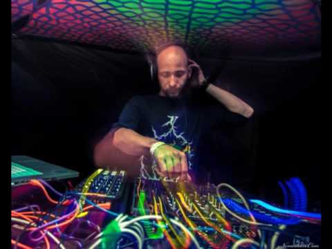 DJ Tsubi  Labirhythm Radio Show October 2016