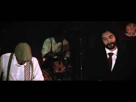 03 - Bloco do Caos - Heróis de Bronze ft. Vitor Isensee (Especial Coalizão)