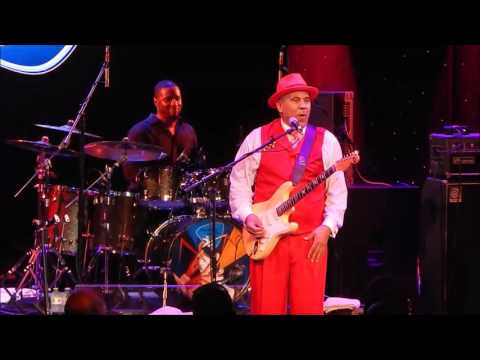 Ronnie Baker Brooks - End of show, channeling Buddy Guy & Lonnie Brooks