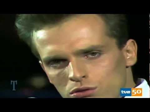 Miguel Bosé Nos Recuerda Lo Que Es La Música De Verdad