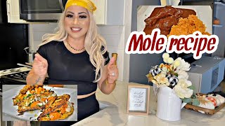 COOKING MOLE WITH | Laura Leal