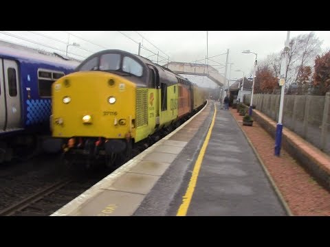 37116 & 37057 thrash past Carluke on 3Z10 from Mossend to Derby 23.12.17