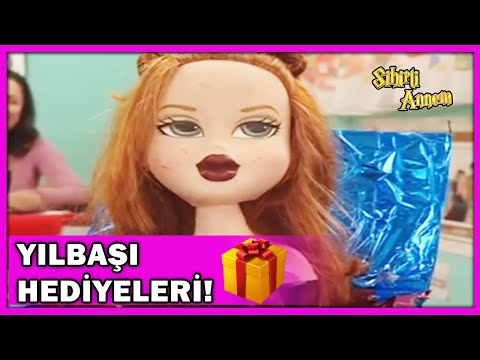 Çilek Arkadaşları İçin Yeni Yıl Hediyeleri Hazırlıyor! - Sihirli Annem Özel Klip