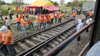 preview picture of video 'Poorva train accident derail from track on 20/4/19 at 1:00 am'