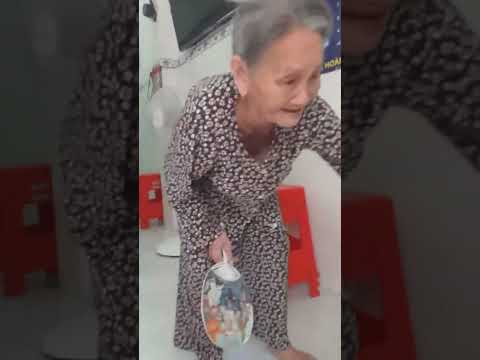 Mẹ Thầy Hà Đức Dự bị đột quỵ tai biến rất nặng do nhồi máu não, bị bệnh phổi tắc nghẽn, hen suyễn, viêm phổi cấp, suy tim, tới khoa cấp cứu bệnh viện phạm ngọc thạch tp HCM. Bác sĩ trả về không cứu chữa. Tới bệnh viện 115 tp hcm cứu chữa 10 ngày cũng khôn