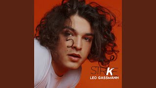 Stasera Si Beve Music Video