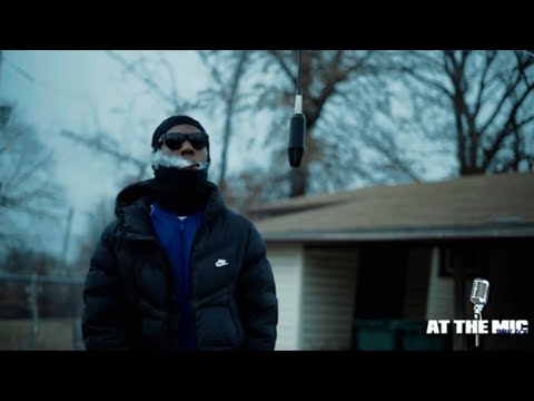 Tman10x - “Trollin” Live Performance | At The Mic