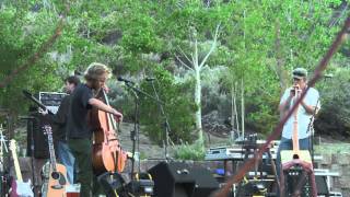 Didgeriodoo and Cello / Old Coyote Moon @ the mobil 6-9-2011 HD