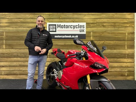 Ducati 1199 Panigale S, Stunning Superbike, Have A Listen To Those TwinTermignonis!
