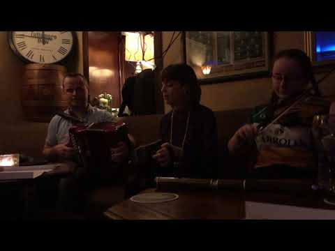 Tradfest Session in Joe Lees