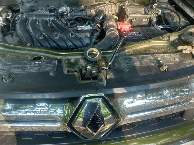 Renault Duster 2016 года. КАПОТ