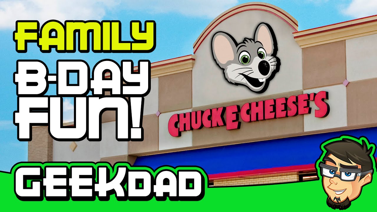 FUN FAMILY BIRTHDAY CELEBRATION AT CHUCK E CHEESE'S!!! KIDS PLAYING INDOOR GAMES AND PRIZE TOYS