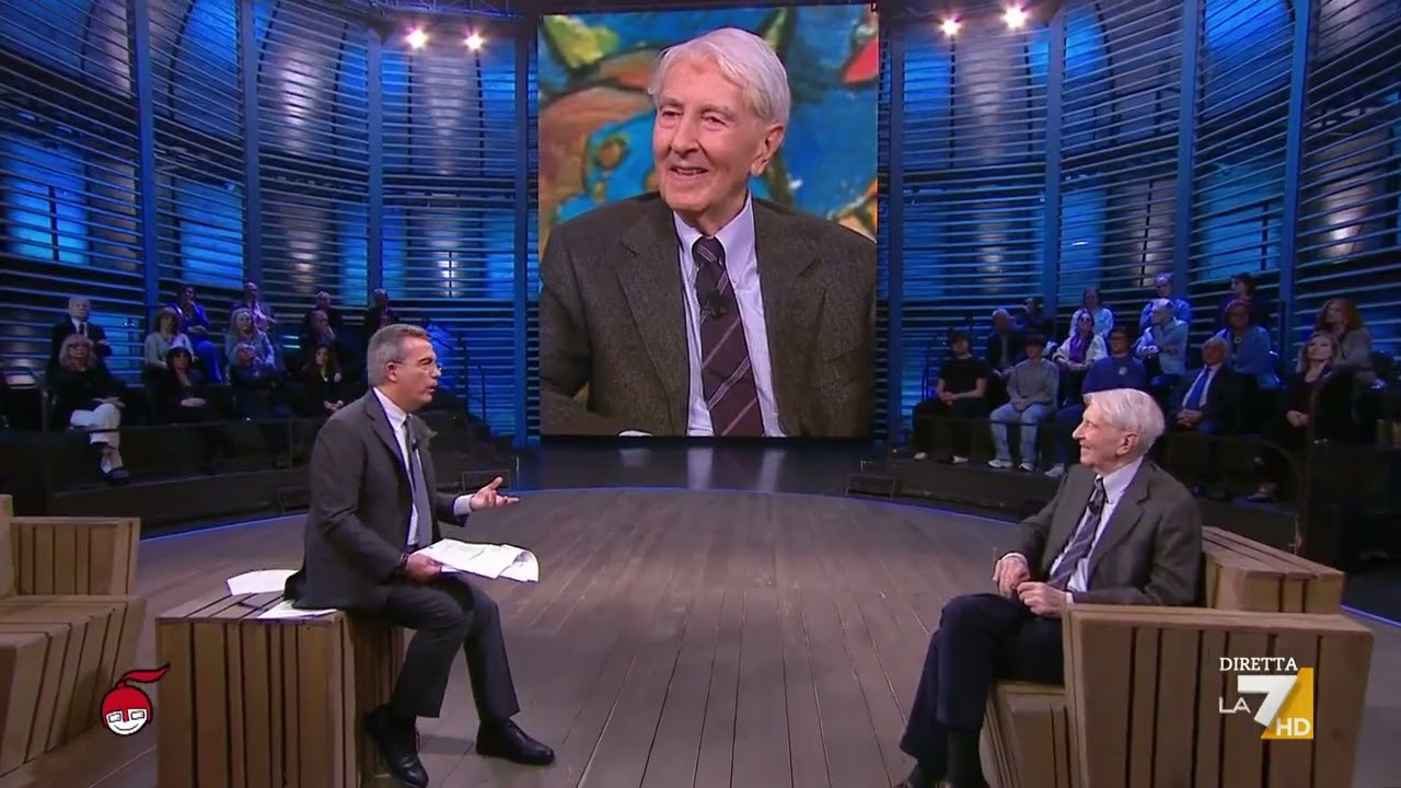 Il giudizio di Augias sul governo Meloni: "Ha galleggiato, l'unico tentativo di riforma era ...