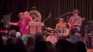 The Alligators - The Stranger (Two Souls in Communion)