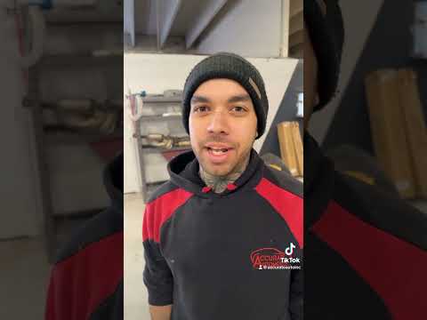 Toyota RAV4 vs. Honda CRV… what’s your pick?😄😎