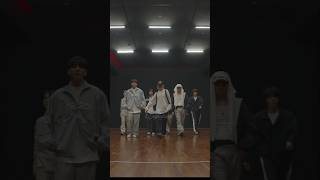 Download lagu Transition from Jungkook to All is so smooth😍💯 mp3